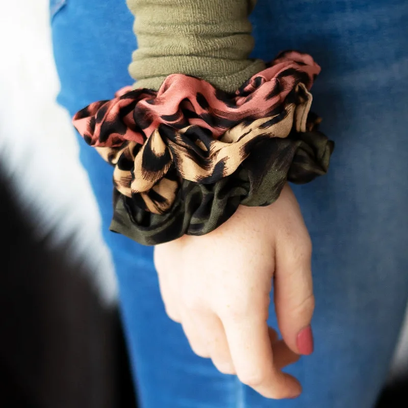 Pet ProductsLeopard Scrunchie Set