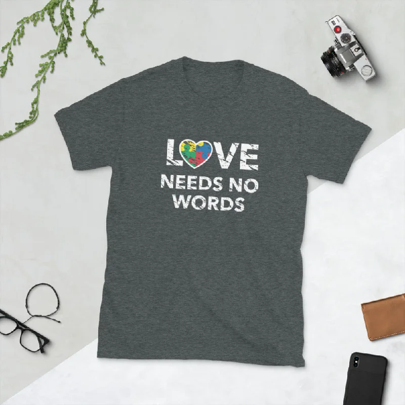 - ​​Christmas pet Christmas clothingNeeds No Words Love Autism T-Shirt