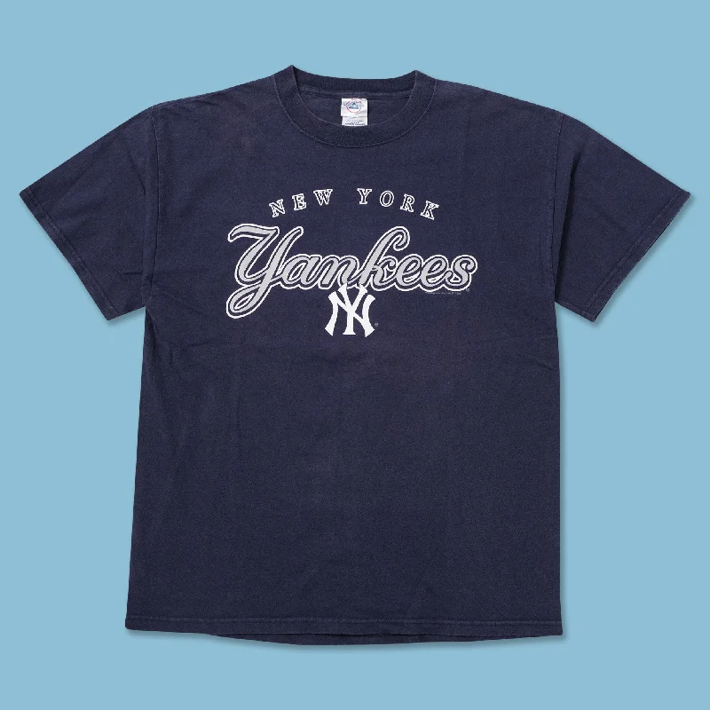 - Winter warm clothes for short-haired dogsVintage New York Yankees T-Shirt Large