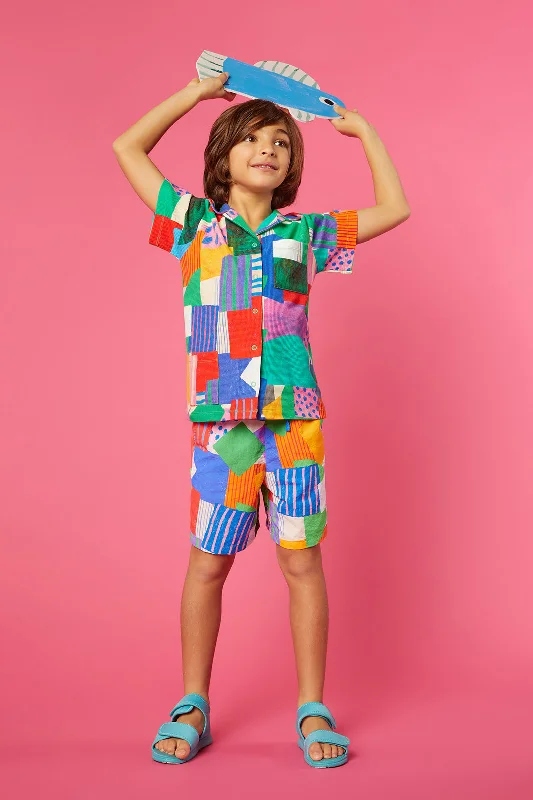 - Foldable and portable cat bagBlocky Kids Shirt